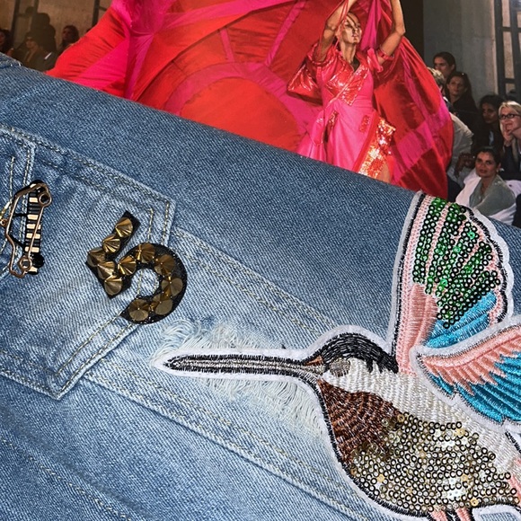 ⭐️🐦🌹💎•💎SAKS FIFTH ~ L.N.V.💎•🌹Tell me more… - Picture 6 of 11